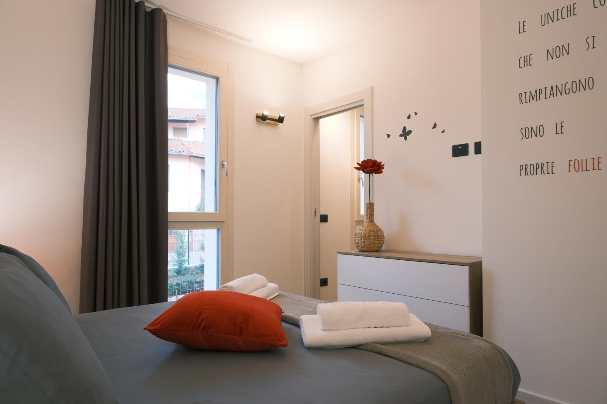 Costa Blu - Terrace Overlooking The Lake & Pool Riva di Solto Exterior photo