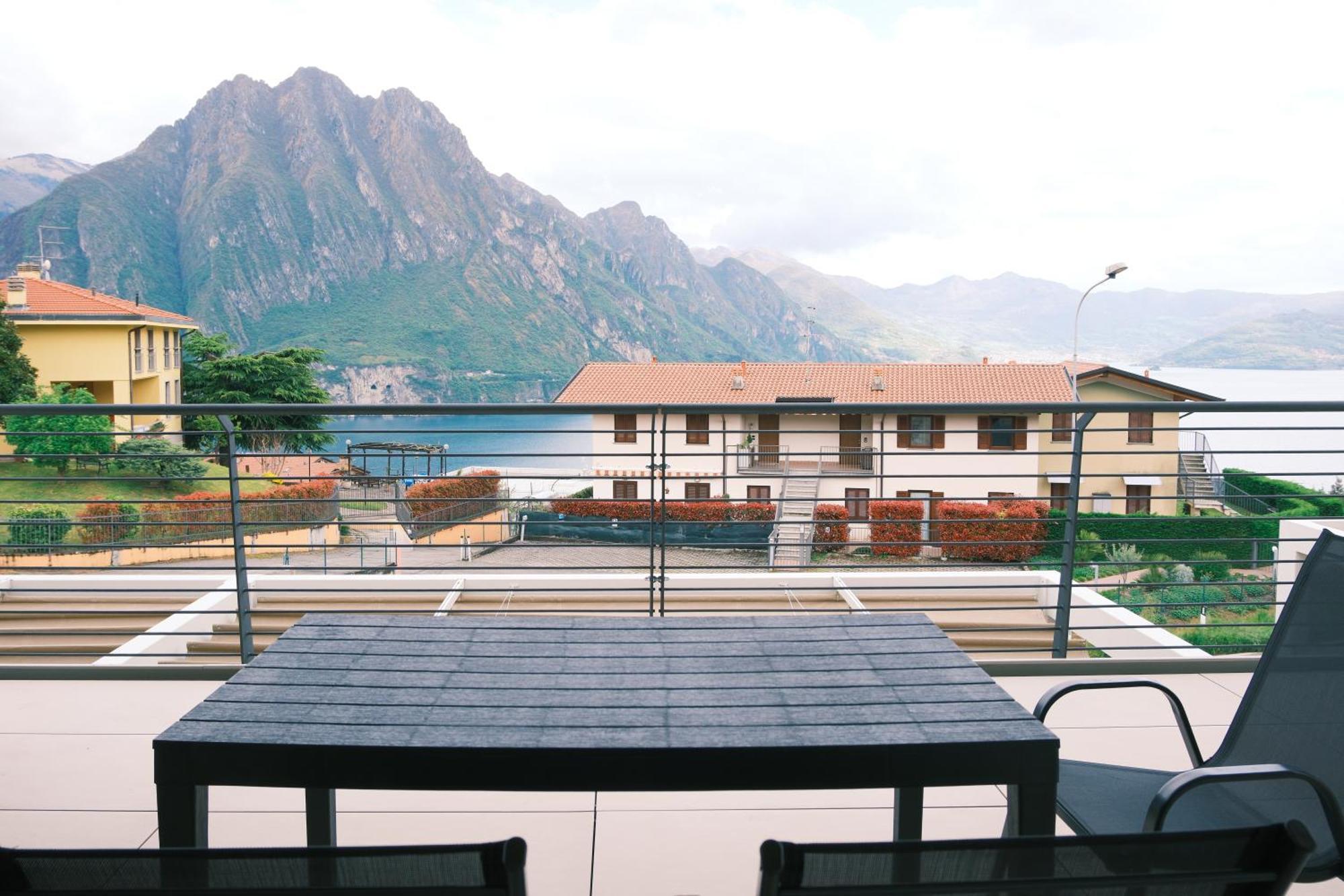 Costa Blu - Terrace Overlooking The Lake & Pool Riva di Solto Exterior photo