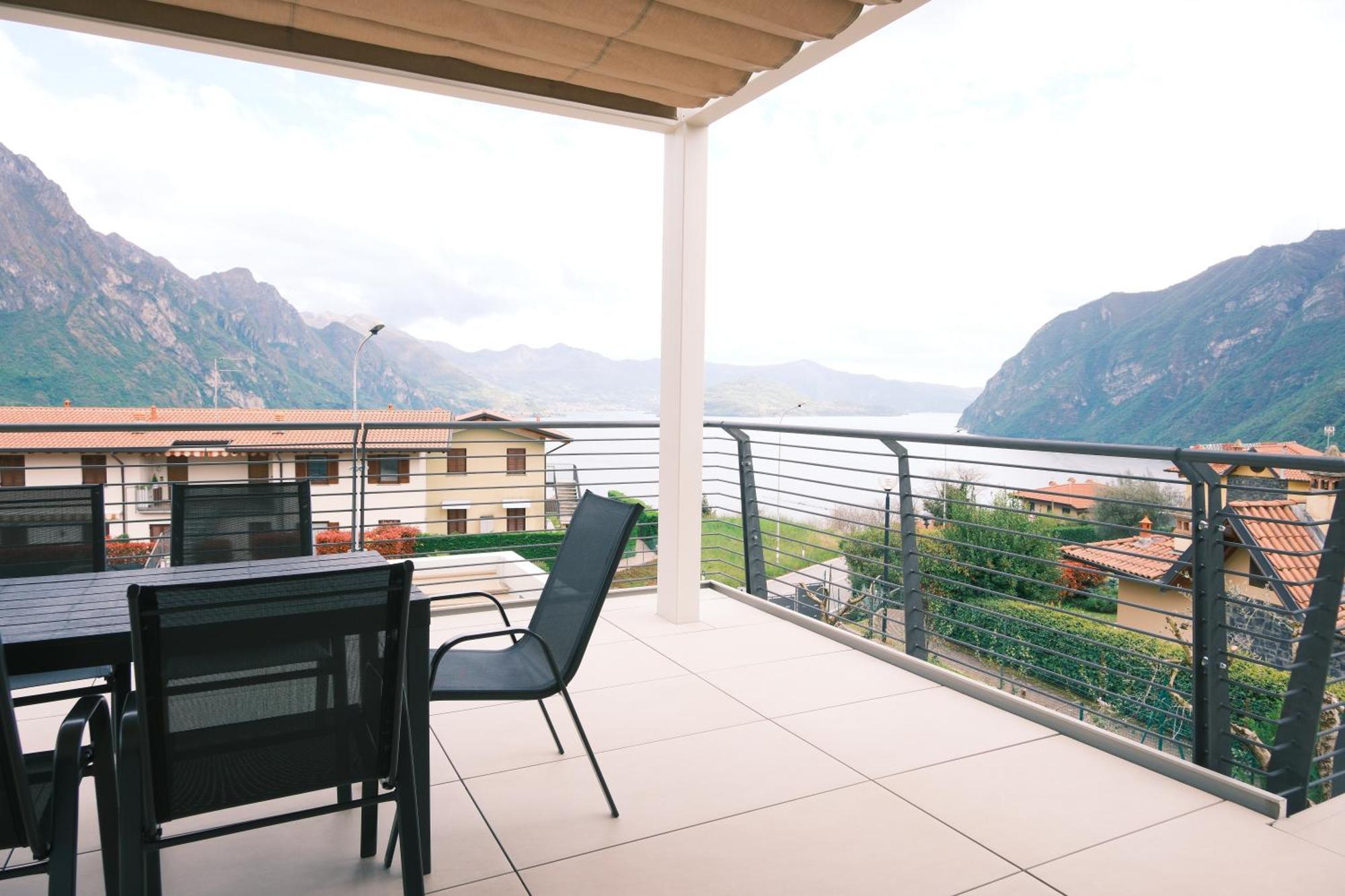 Costa Blu - Terrace Overlooking The Lake & Pool Riva di Solto Exterior photo