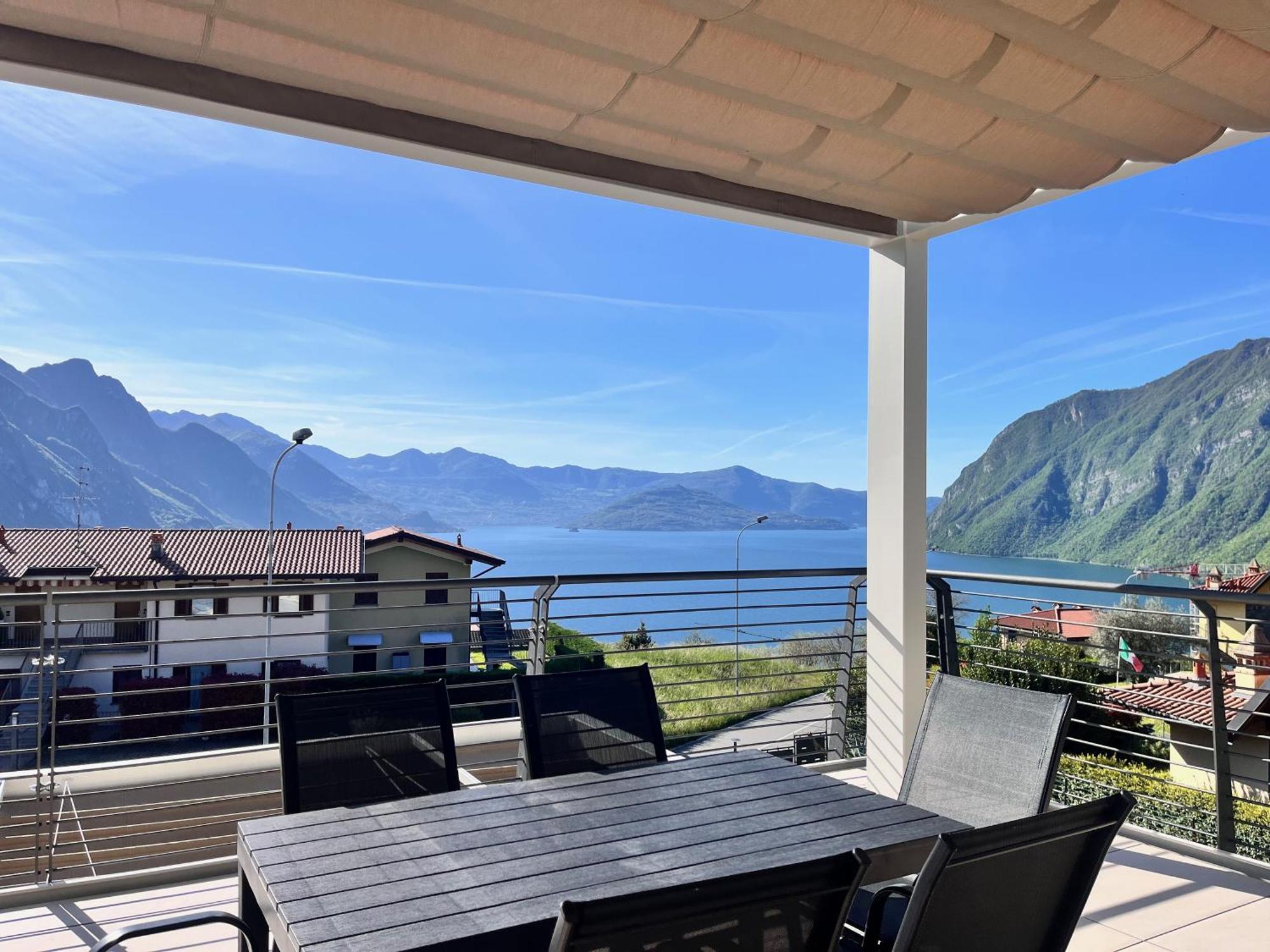 Costa Blu - Terrace Overlooking The Lake & Pool Riva di Solto Exterior photo