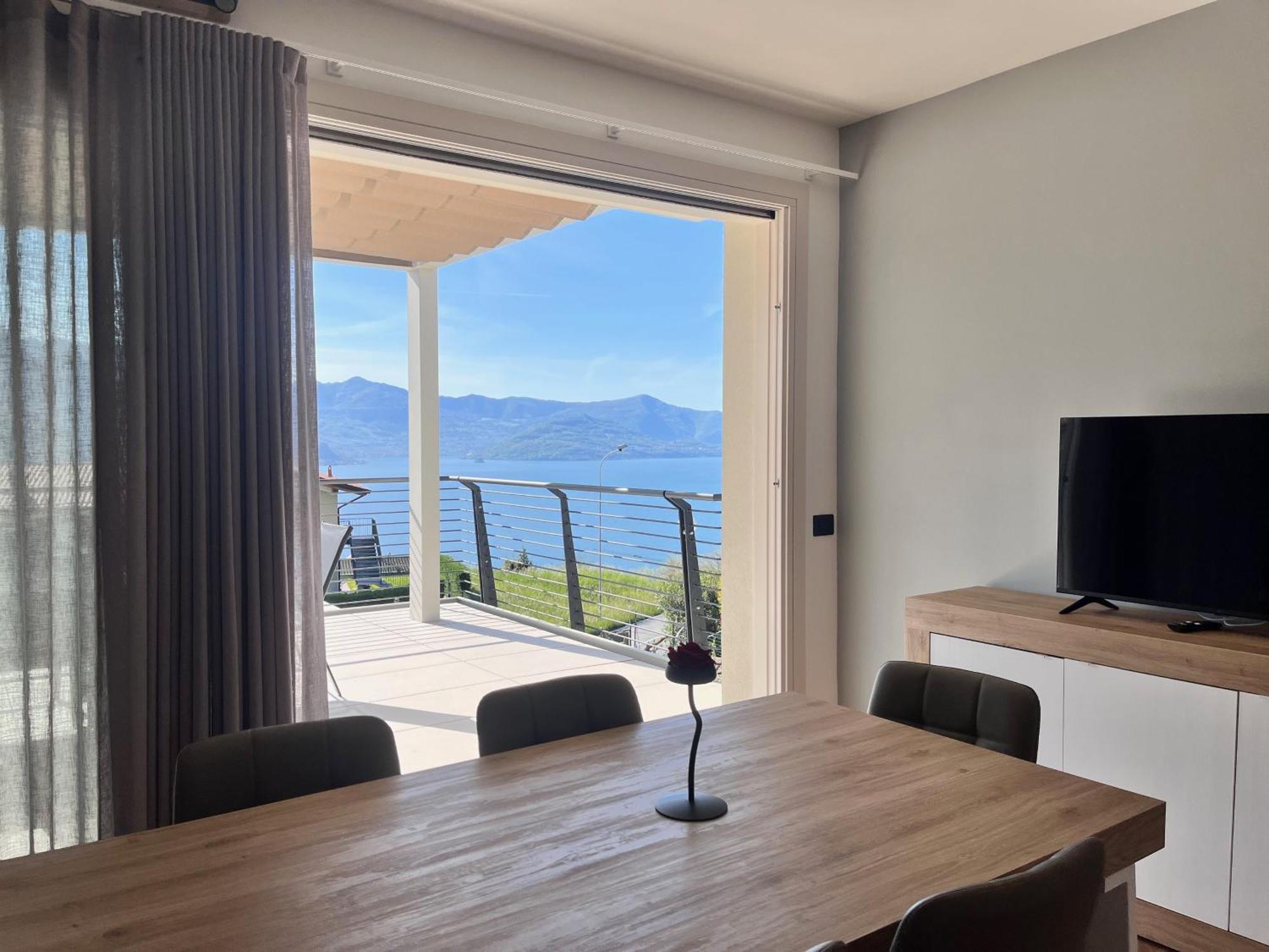 Costa Blu - Terrace Overlooking The Lake & Pool Riva di Solto Exterior photo