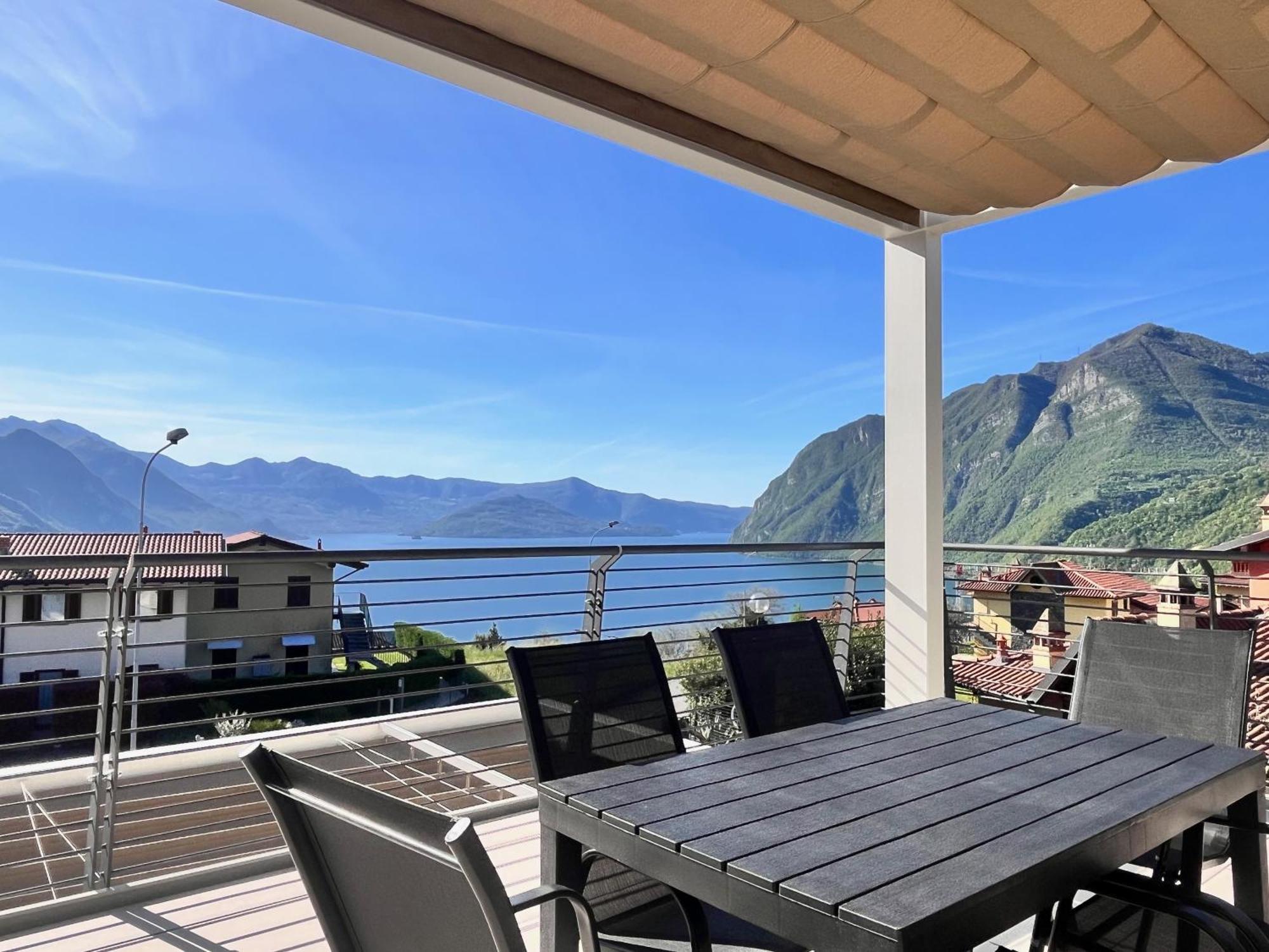 Costa Blu - Terrace Overlooking The Lake & Pool Riva di Solto Exterior photo