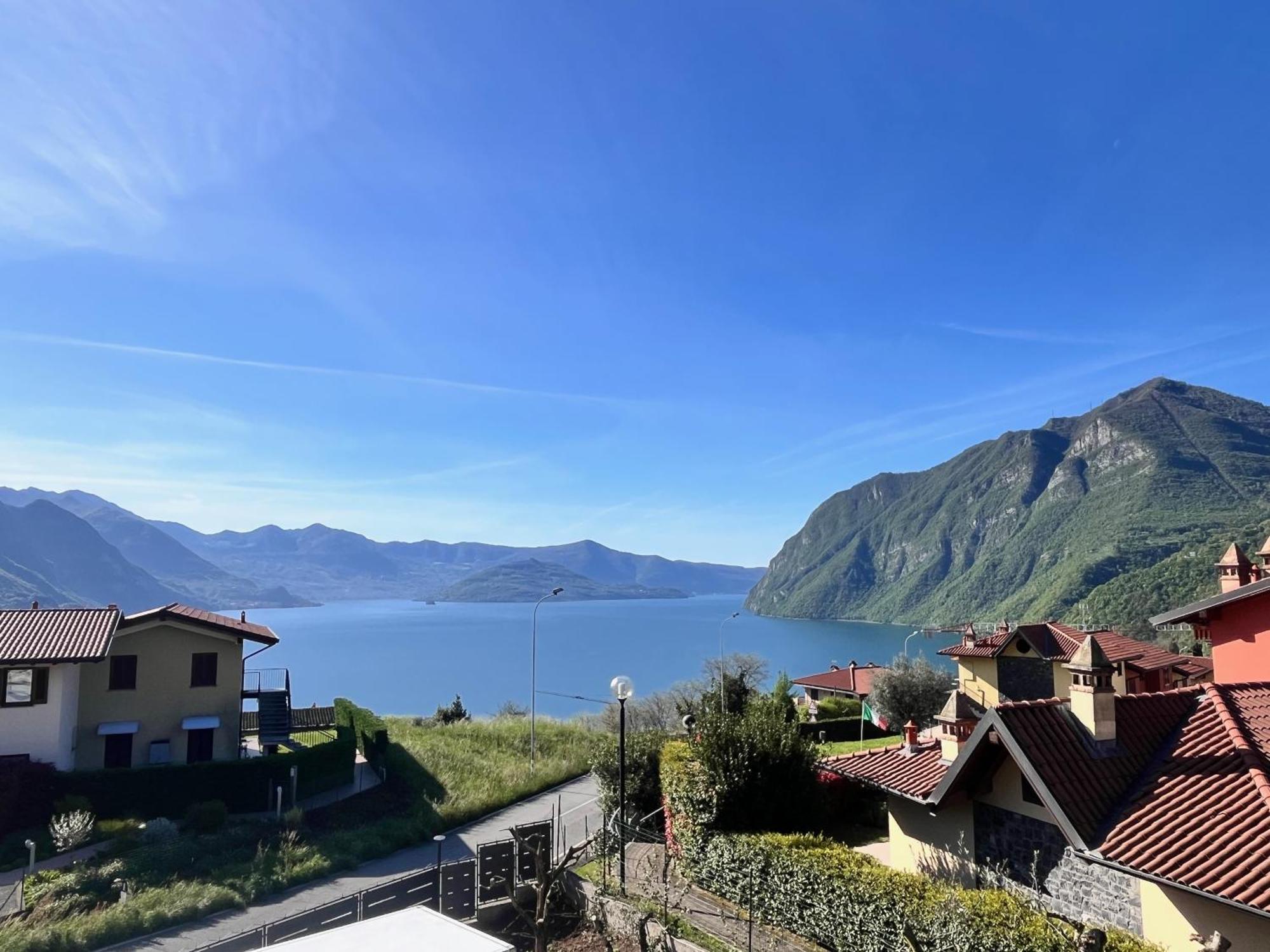 Costa Blu - Terrace Overlooking The Lake & Pool Riva di Solto Exterior photo