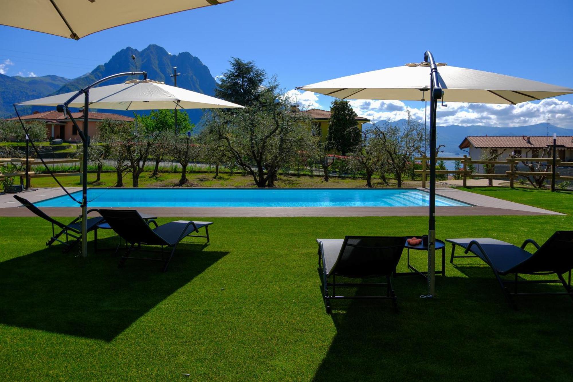 Costa Blu - Terrace Overlooking The Lake & Pool Riva di Solto Exterior photo
