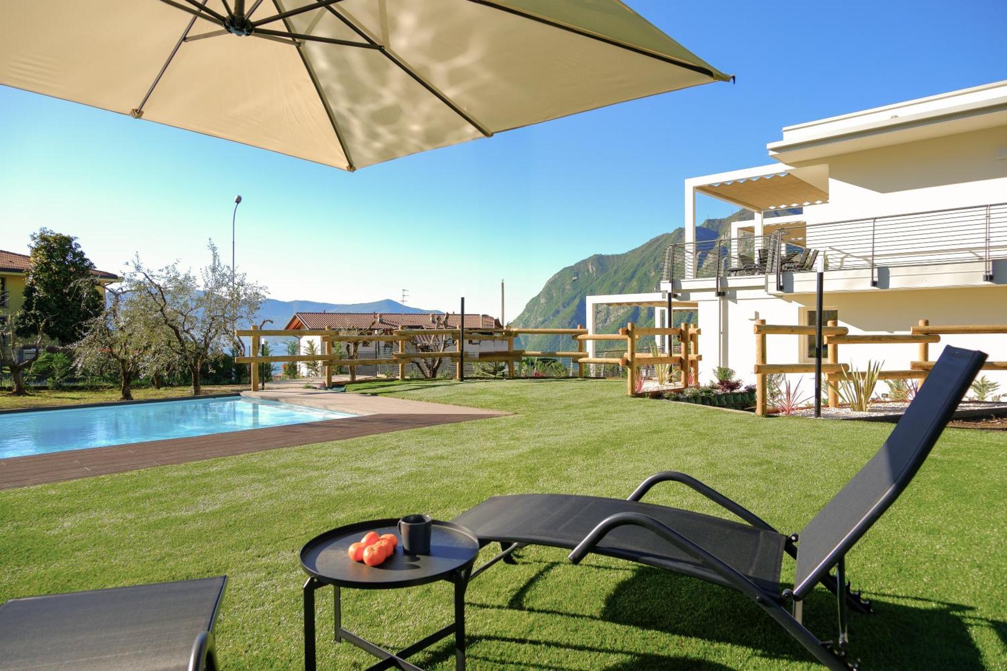 Costa Blu - Terrace Overlooking The Lake & Pool Riva di Solto Exterior photo