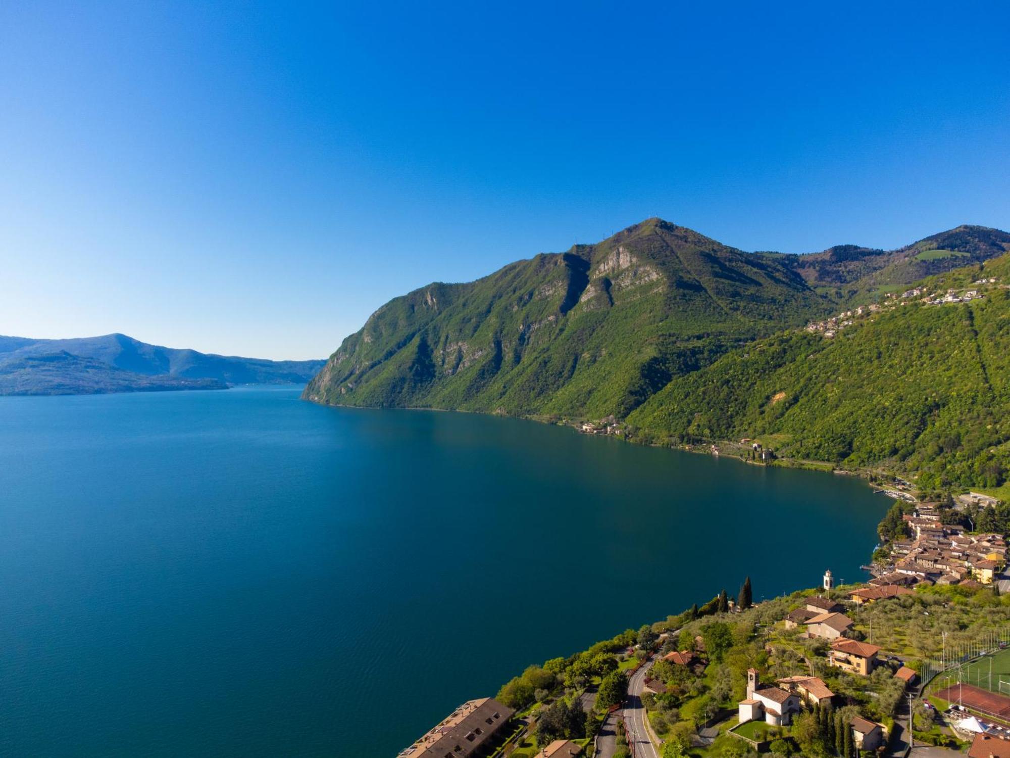 Costa Blu - Terrace Overlooking The Lake & Pool Riva di Solto Exterior photo