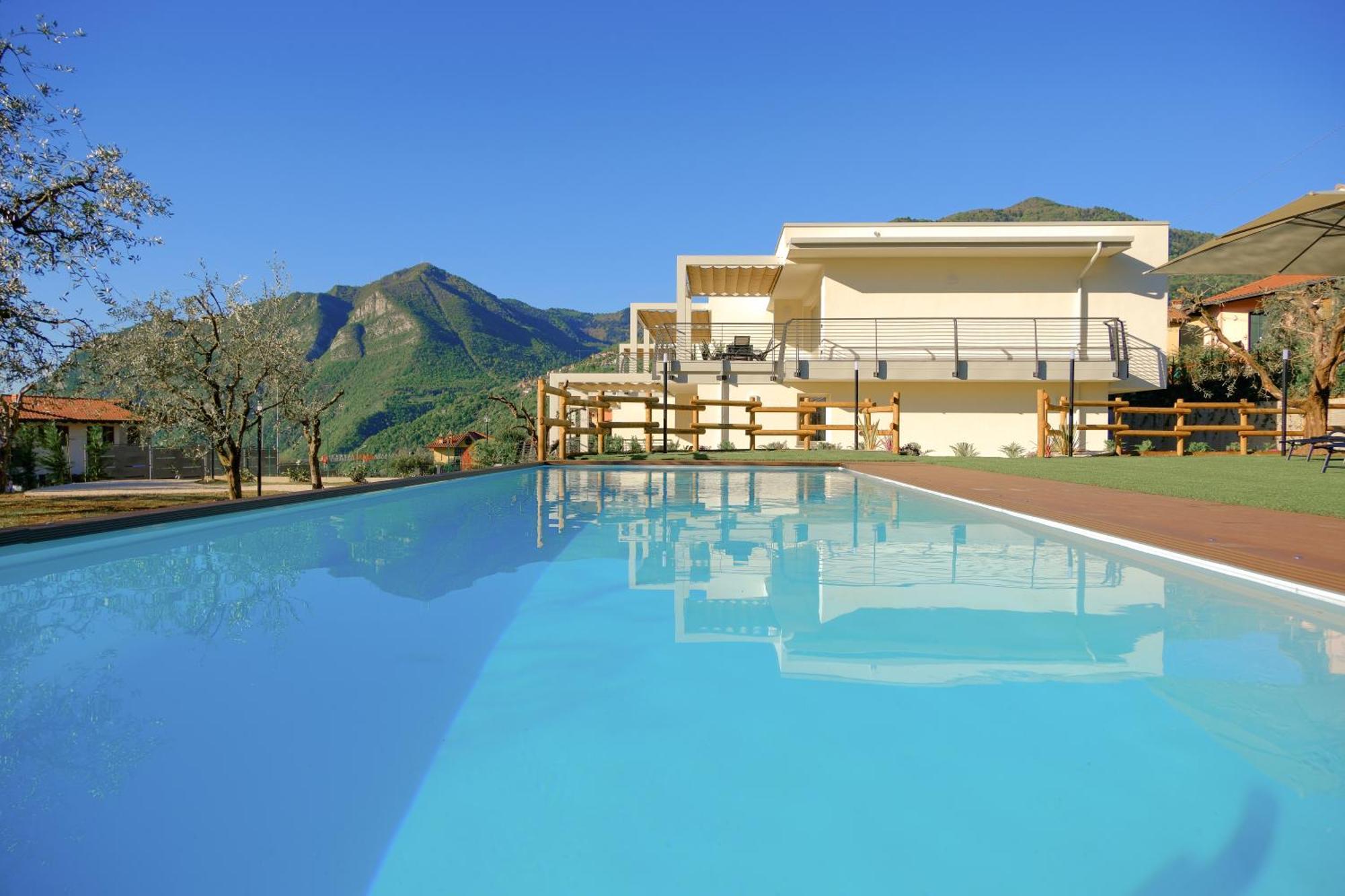 Costa Blu - Terrace Overlooking The Lake & Pool Riva di Solto Exterior photo